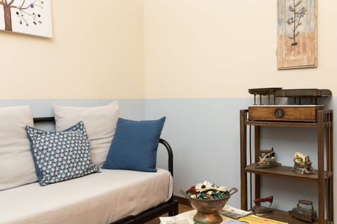 Apartment (Il castagno) | Living room | Flat-screen TV