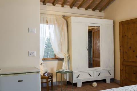 Triple Room (Salice) | Desk, free cribs/infant beds, travel crib, free WiFi