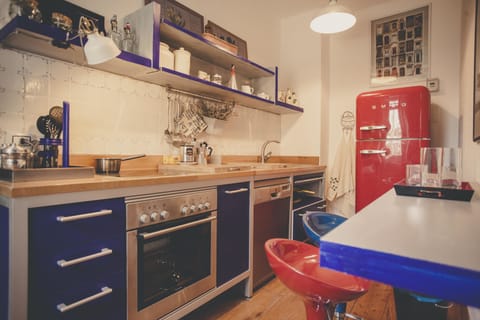 Deluxe Apartment, 2 Bedrooms | Private kitchen