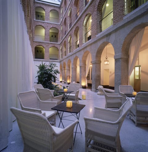 Couples treatment rooms, sauna, steam room, Turkish bath