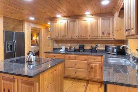 2 Bedroom Cabin | Private kitchen | Fridge, microwave, stovetop, dishwasher