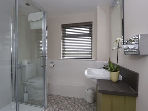 Deluxe Double Room, Ensuite (Premium ) | Bathroom