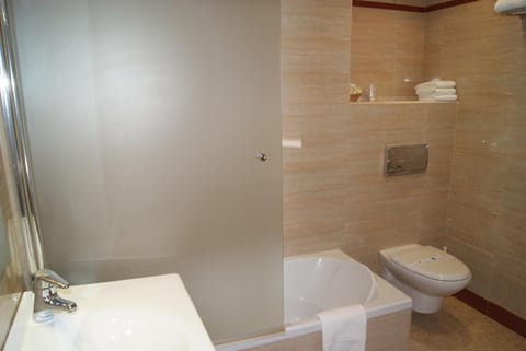 Free toiletries, towels