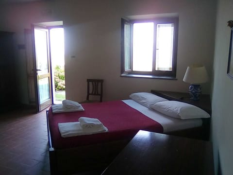 Double Room, Accessible | Desk, cribs/infant beds, rollaway beds, bed sheets