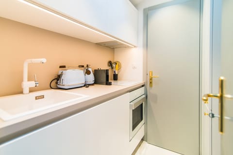 Espresso maker, coffee/tea maker, electric kettle, highchair