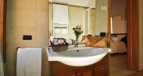 Superior Double Room, Private Bathroom | Hypo-allergenic bedding, down comforters, minibar, soundproofing