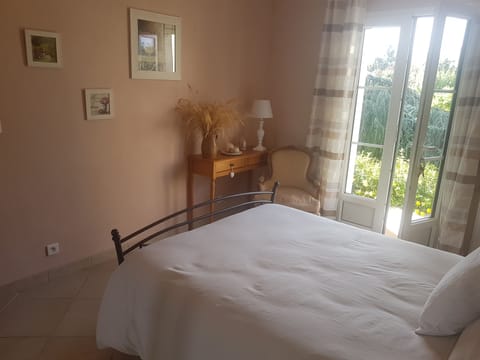 Comfort Double Room, Courtyard Area | Blackout drapes, soundproofing, free WiFi, bed sheets