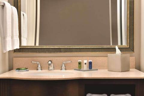 Combined shower/tub, eco-friendly toiletries, hair dryer, towels