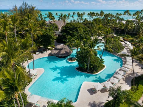 4 outdoor pools