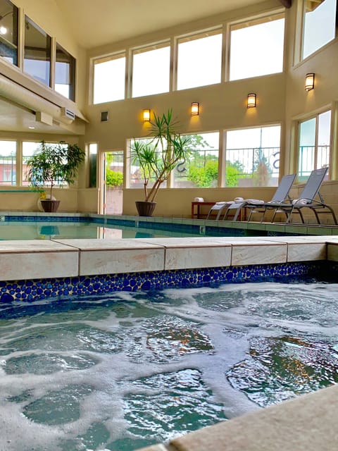 Indoor spa tub
