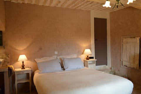 Family Room, Connecting Rooms (Rustrel) | Down comforters, blackout drapes, bed sheets