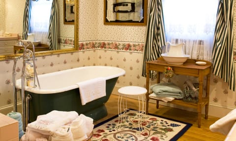 Suite, Private Bathroom (Stockbridge Suite) | Bathroom | Separate tub and shower, free toiletries, hair dryer, bathrobes