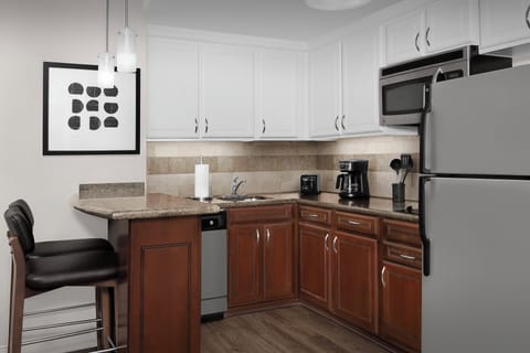 In-room safe, desk, laptop workspace, iron/ironing board