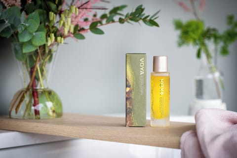 Club Double Room (Single Occupancy) | Bathroom | Rainfall showerhead, free toiletries, hair dryer, bathrobes