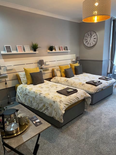 Suite, Ensuite (2 Adults &  2 Children)