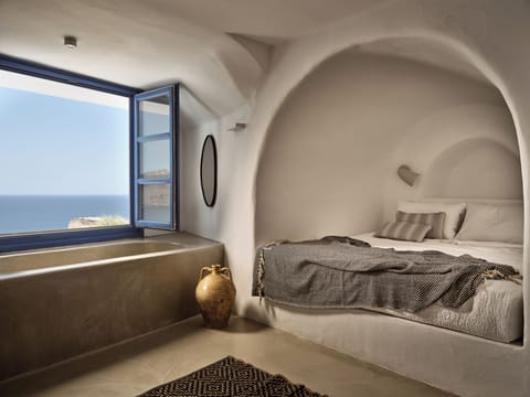 Plunge Pool Superior Suite with Sunset View | Premium bedding, pillowtop beds, minibar, in-room safe