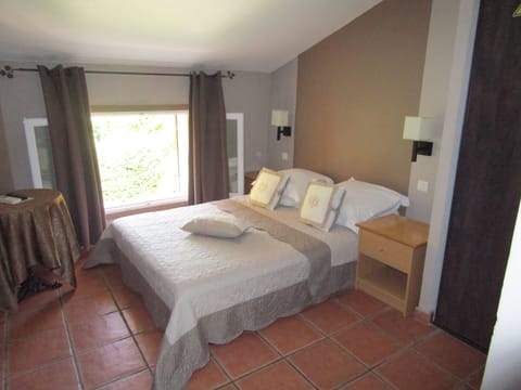 Family Room | Individually decorated, individually furnished, desk, blackout drapes