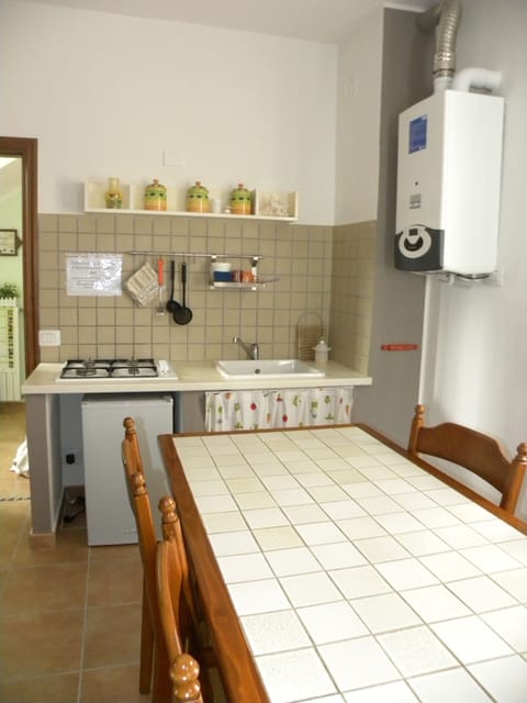 Apartment, 2 Bedrooms | Private kitchen