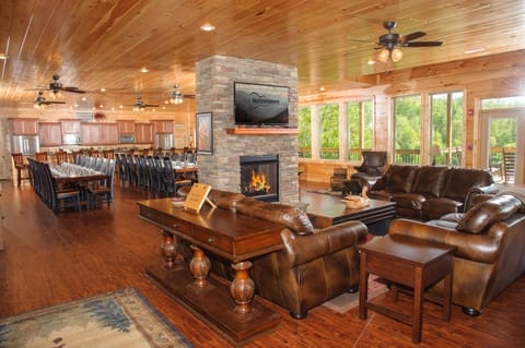 Cabin, Multiple Bedrooms | Living area | Smart TV