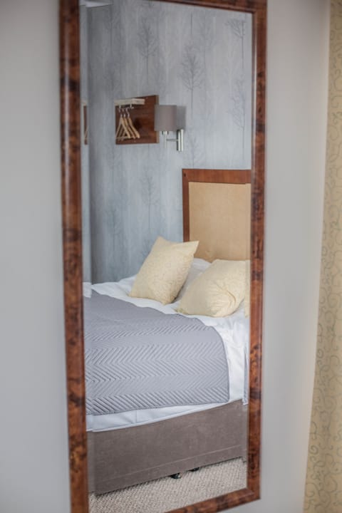 Superior Double Room | Desk, iron/ironing board, free WiFi, bed sheets