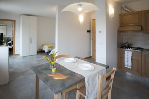 Studio, Garden View | Hypo-allergenic bedding, down comforters, individually furnished, desk