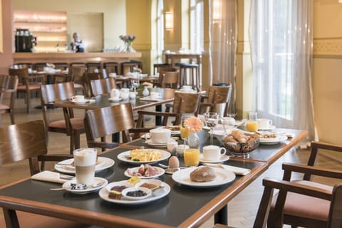 Daily buffet breakfast (EUR 22 per person)