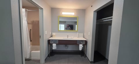 Suite, 2 Queen Beds, Non Smoking | Bathroom | Free toiletries, hair dryer, towels