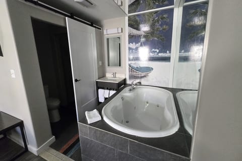 Free toiletries, towels