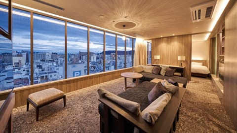 Executive Twin Room | Down comforters, in-room safe, blackout drapes, WiFi (free)