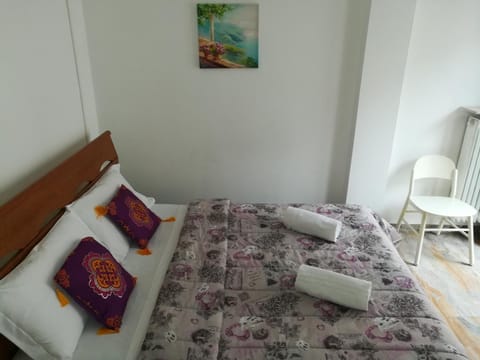 Premium bedding, desk, free WiFi, bed sheets