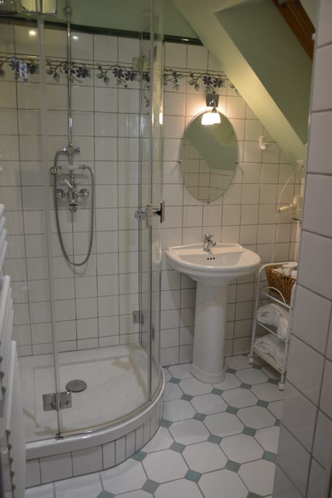 Double Room (La Romantique) | Bathroom | Shower, rainfall showerhead, designer toiletries, hair dryer