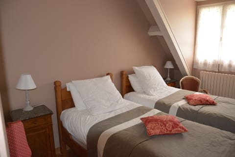 Comfort Suite | Premium bedding, pillowtop beds, individually decorated
