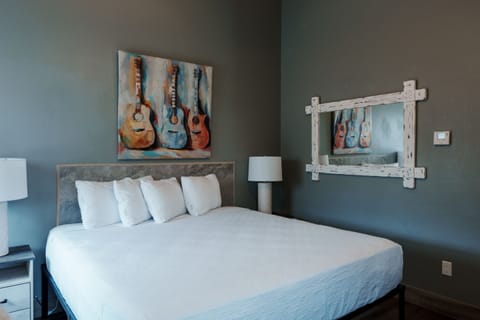 Standard Room, Ensuite (Single King Bed Room)