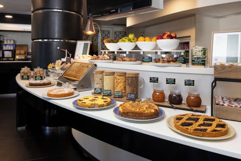 Daily buffet breakfast for a fee