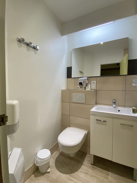 Shower, free toiletries, hair dryer, soap