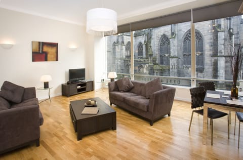 Apartment (St Giles, Sleeps 5) | Living area | Flat-screen TV, DVD player