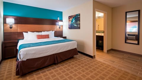 In-room safe, desk, iron/ironing board, free WiFi