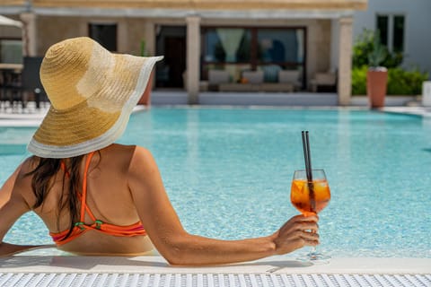 Poolside bar