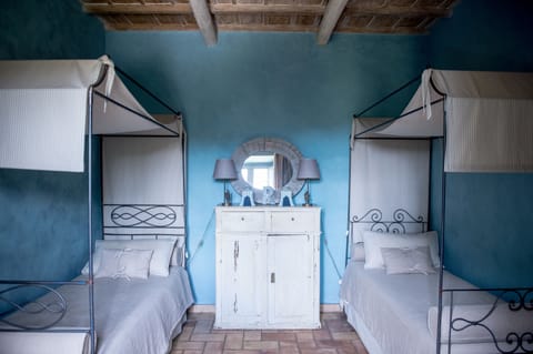 Double Room | Premium bedding, pillowtop beds, soundproofing, rollaway beds