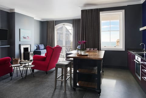 Superior Suite | Private kitchen