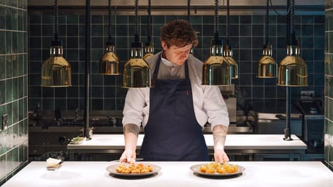 Breakfast, lunch, dinner served; British cuisine