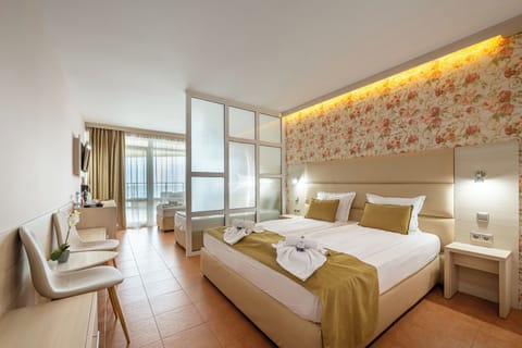 Standard Studio, Balcony, Sea View | Premium bedding, minibar, blackout drapes, soundproofing