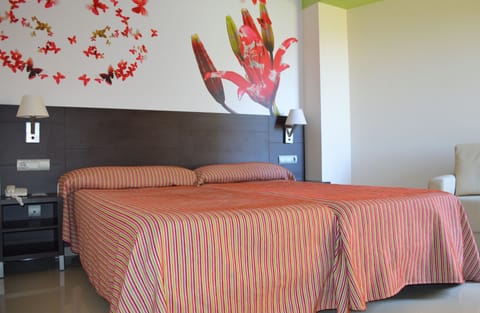 Minibar, in-room safe, soundproofing, cribs/infant beds