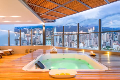 Indoor spa tub