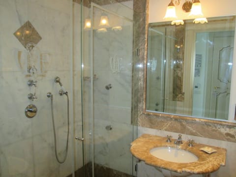 Economy Room, 1 Queen Bed, Sea View | Bathroom | Free toiletries, hair dryer, slippers, bidet