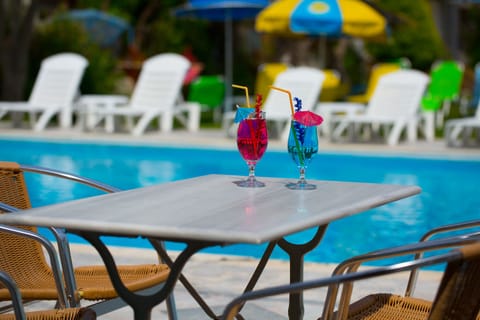 Poolside bar