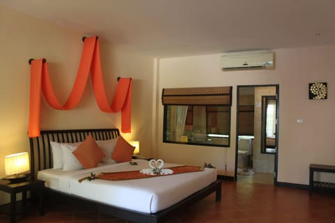 Deluxe Villa | In-room safe, free cribs/infant beds, rollaway beds, bed sheets