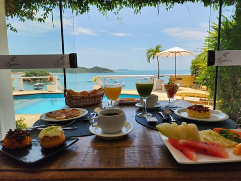 Free daily full breakfast