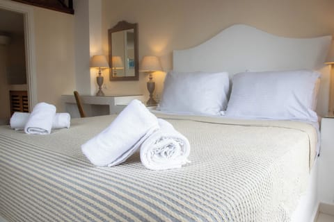 In-room safe, desk, blackout drapes, soundproofing