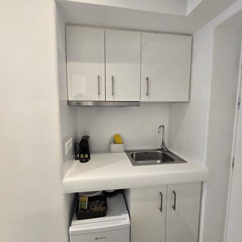 Studio | Premium bedding, in-room safe, soundproofing, iron/ironing board